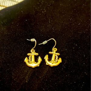 Anchor earrings